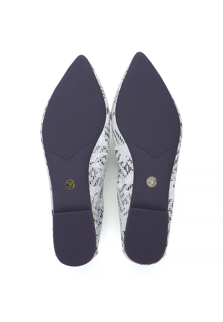 Ivory Lace Pointed Flats