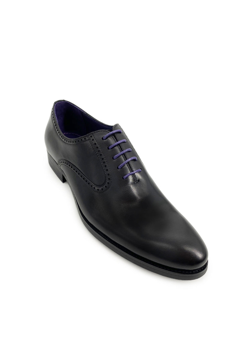 Minimalist Workaday Lace-up Oxford