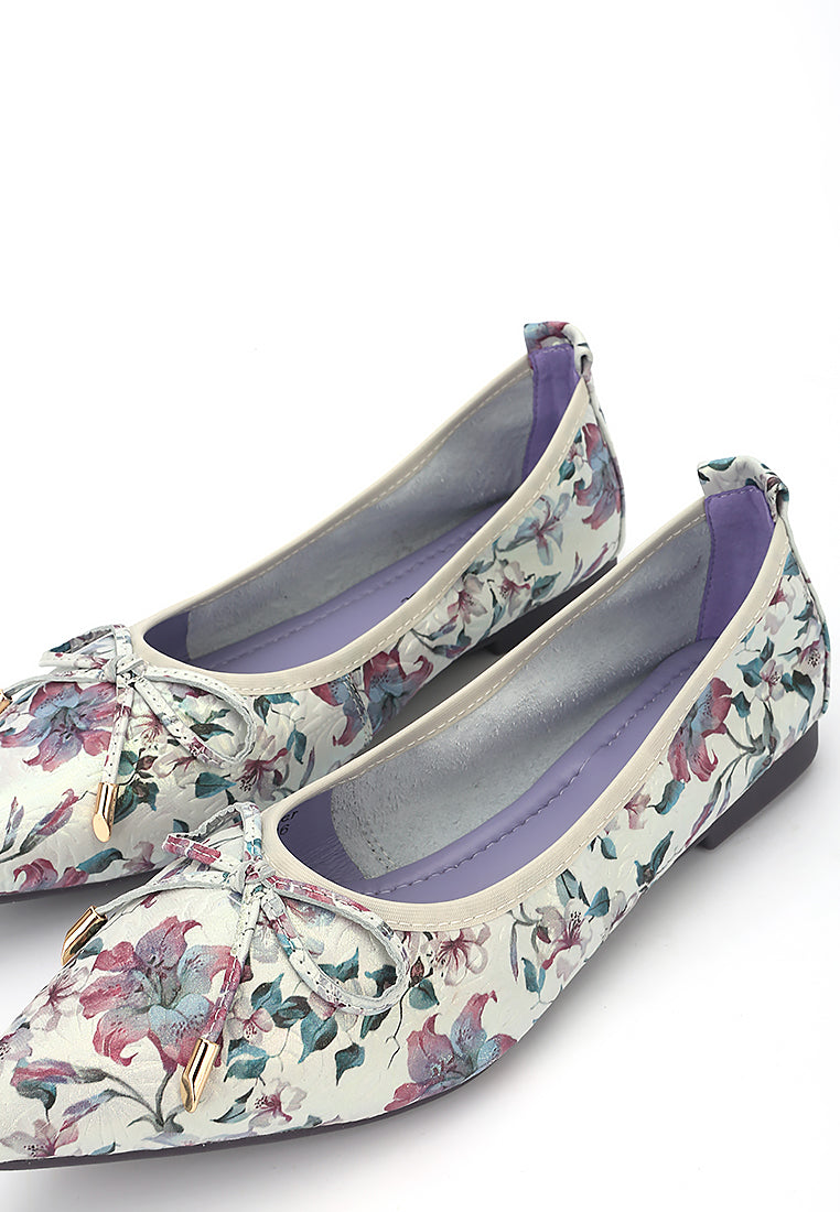 Floral Patterns Pointed Flats